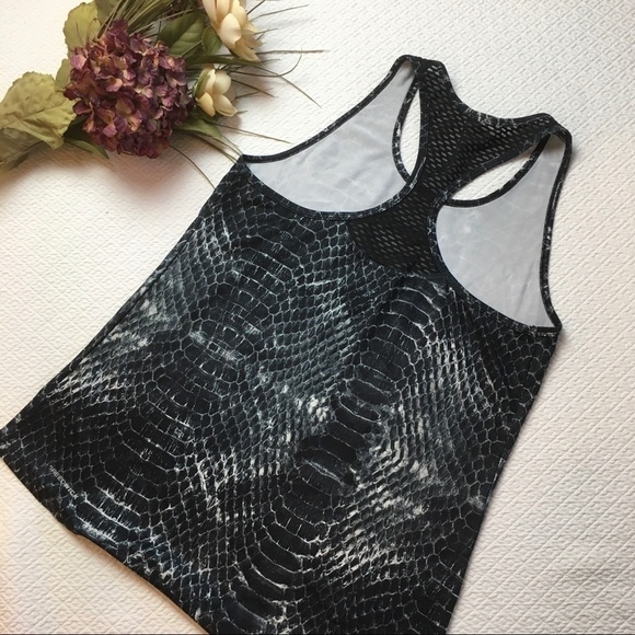 Reebok Two Racerback Running Lightweight Tank Tops Size Small - Picture 3 of 8